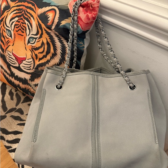 CHANEL Nubuck Camelia Gray Vintage Shoulder Bag with Elegant Chains - Picture 6 of 17